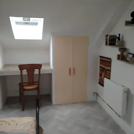 Homestay La Maison Bleue Vichy